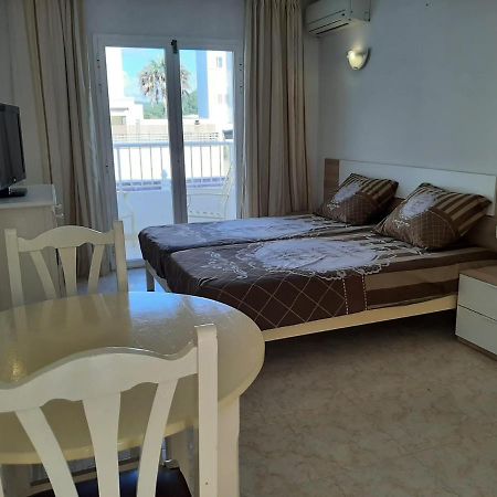 Apartamentos Torres Cardona Cala Llonga  Buitenkant foto