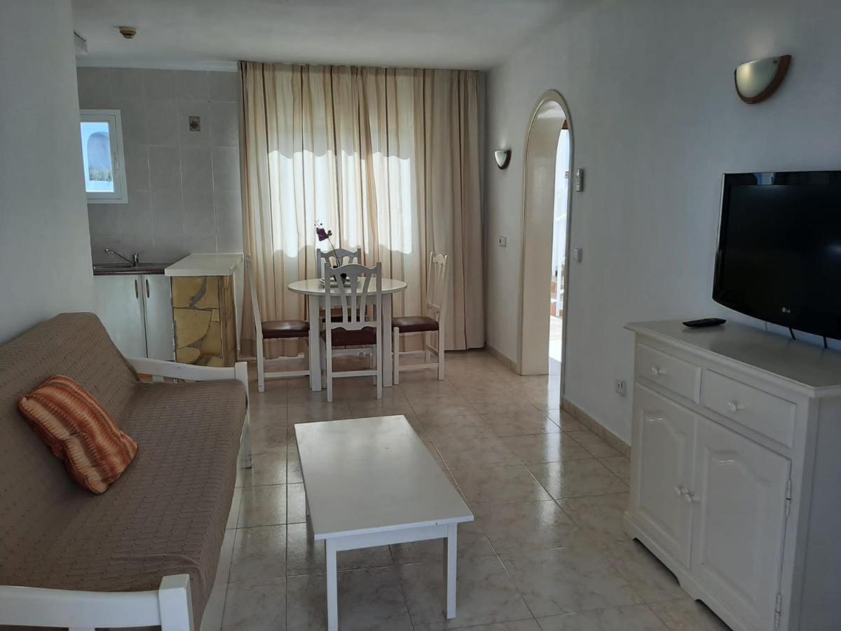 Apartamentos Torres Cardona Cala Llonga  Buitenkant foto