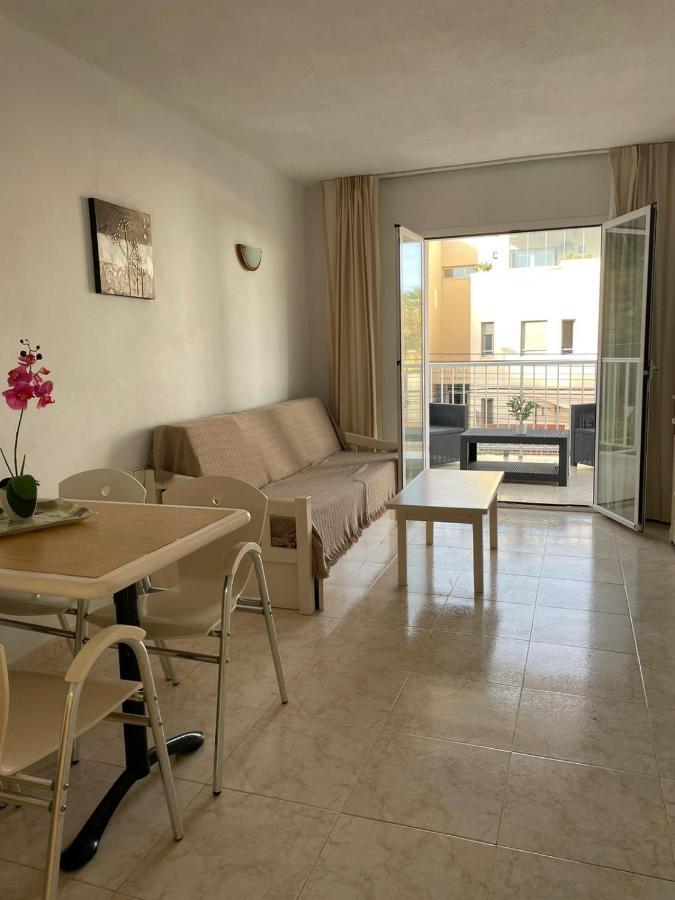 Apartamentos Torres Cardona Cala Llonga  Buitenkant foto
