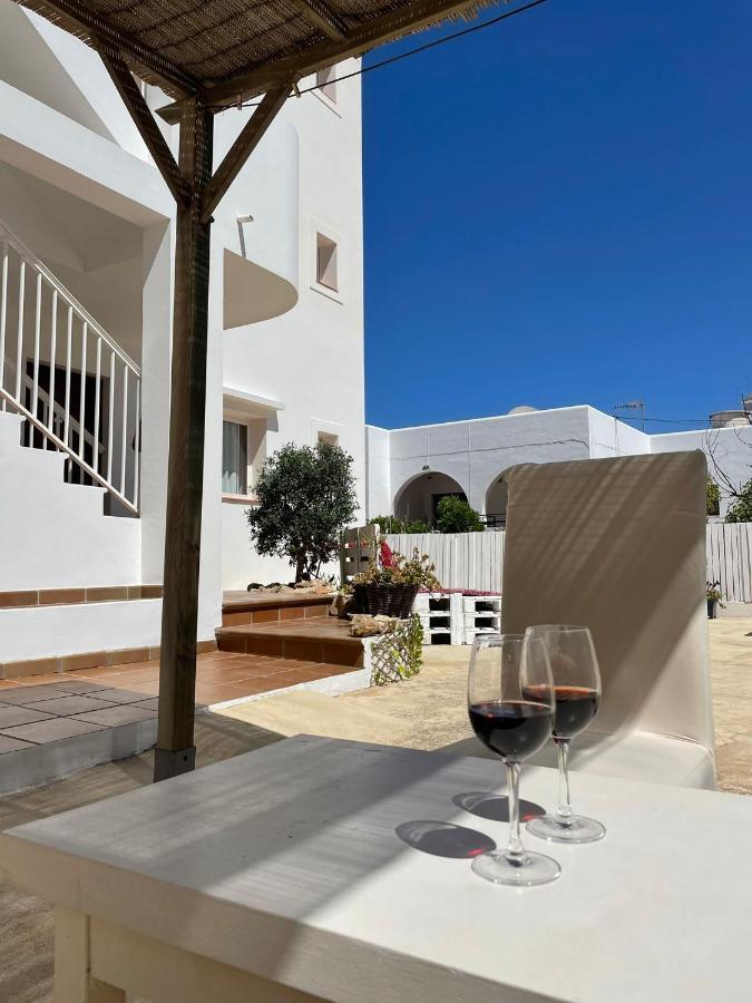 Apartamentos Torres Cardona Cala Llonga  Buitenkant foto