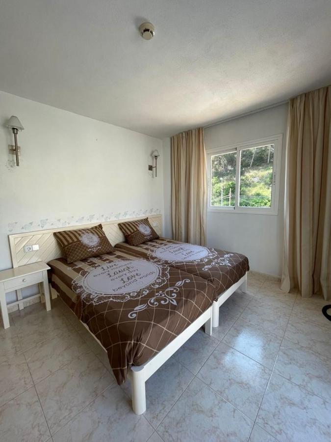 Apartamentos Torres Cardona Cala Llonga  Buitenkant foto