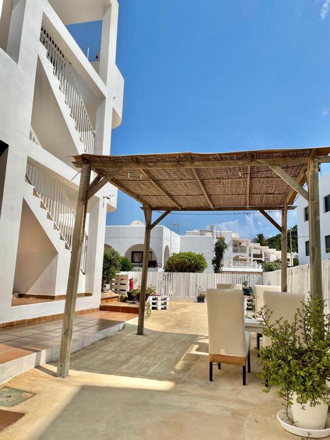 Apartamentos Torres Cardona Cala Llonga  Buitenkant foto